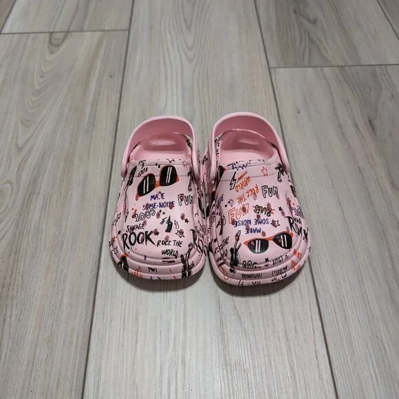 Unisex Cool slip-on clogs sizes 2yrs to 8yrs, waterproof colorful and cute - Picture 10 of 13